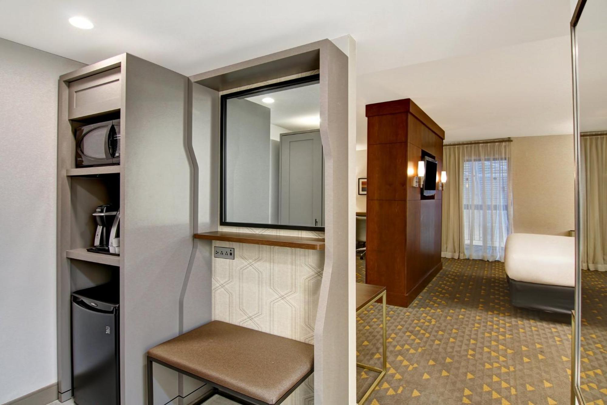 Holiday Inn Oakville Centre By Ihg Kültér fotó