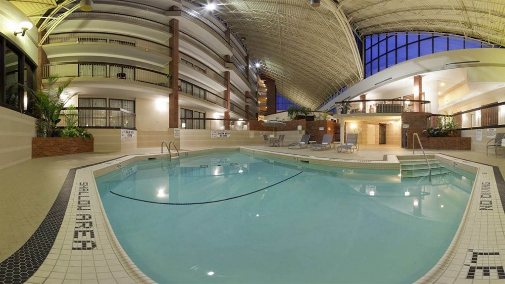 Holiday Inn Oakville Centre By Ihg Kültér fotó